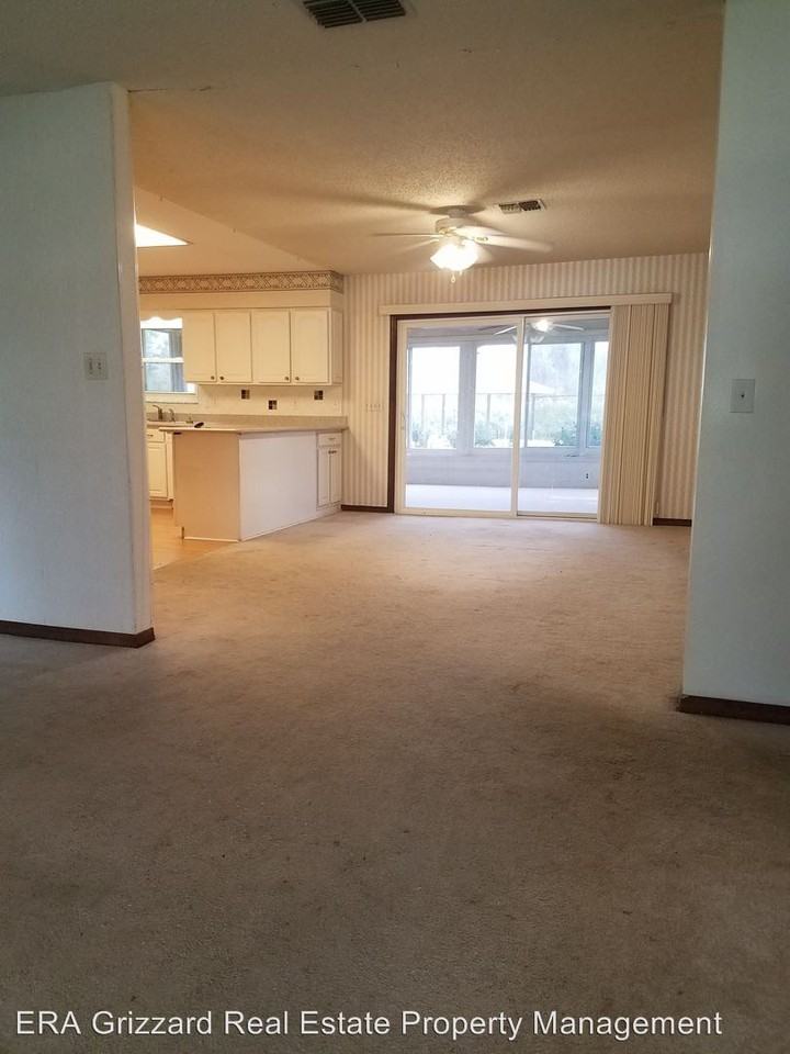 28910 Tammi Dr - Photo 3 of 13