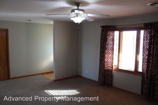 504 Clydesdale Dr - Photo 3 of 31