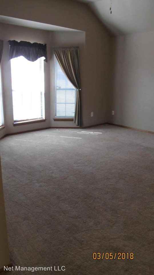 5721 SE 86th St - Photo 3 of 16