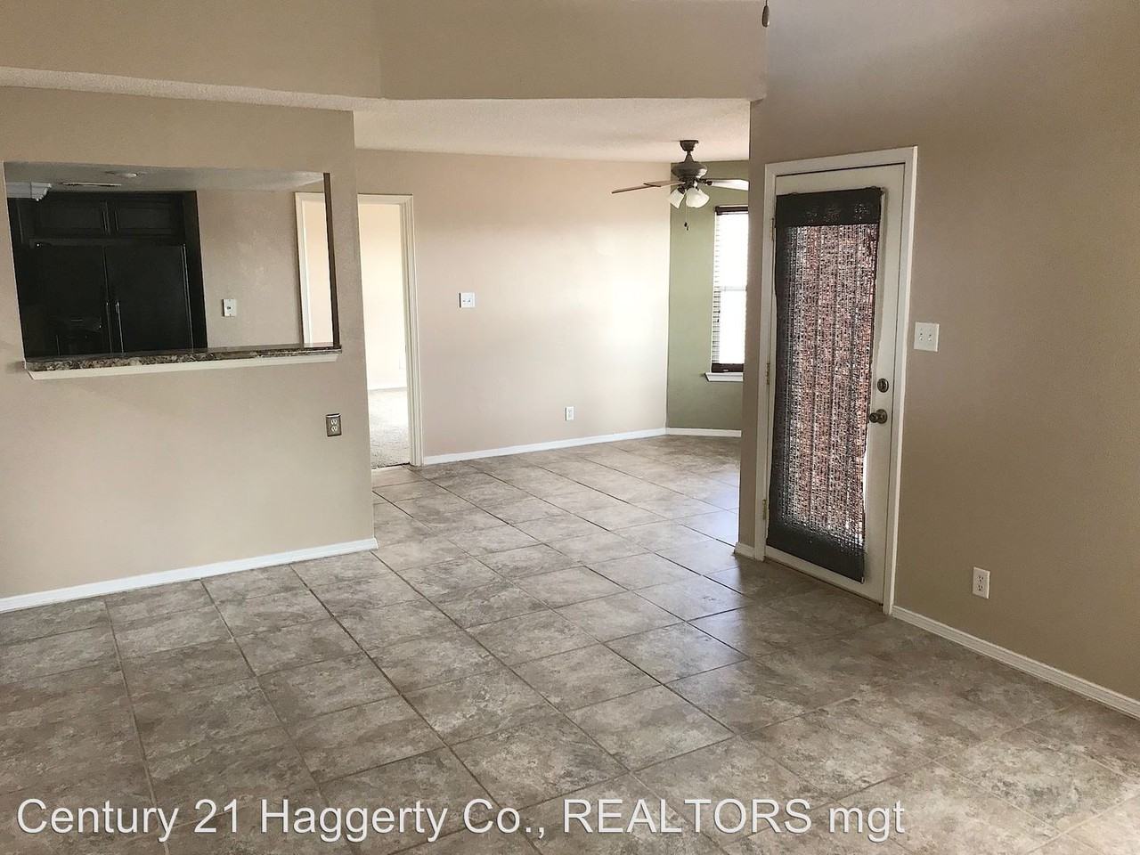 232 Barnsworth Ct - Photo 3 of 26