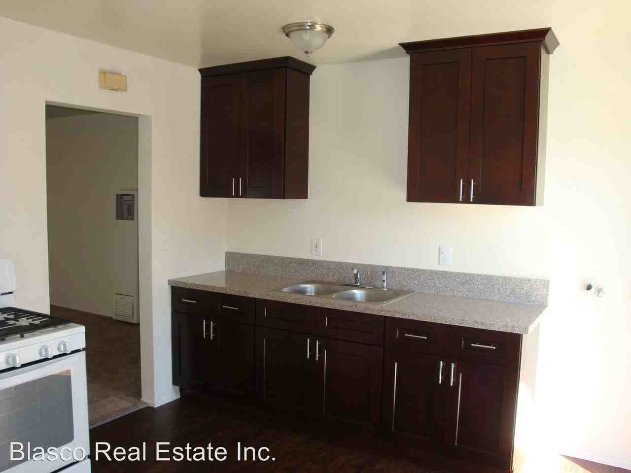 322-326 East El Morado Court - Photo 2 of 8