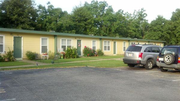 Hartford View Apartments - Photo 3 of 8