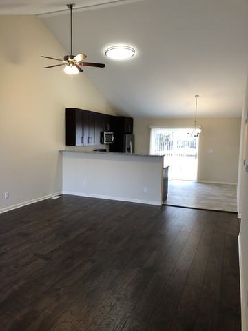 1301 6th St - Photo 2 of 34