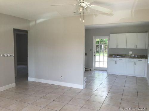 1329 SW 23rd Ave - Photo 2 of 8