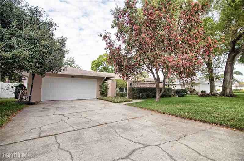 1253 86th Ave N - Photo 2 of 23