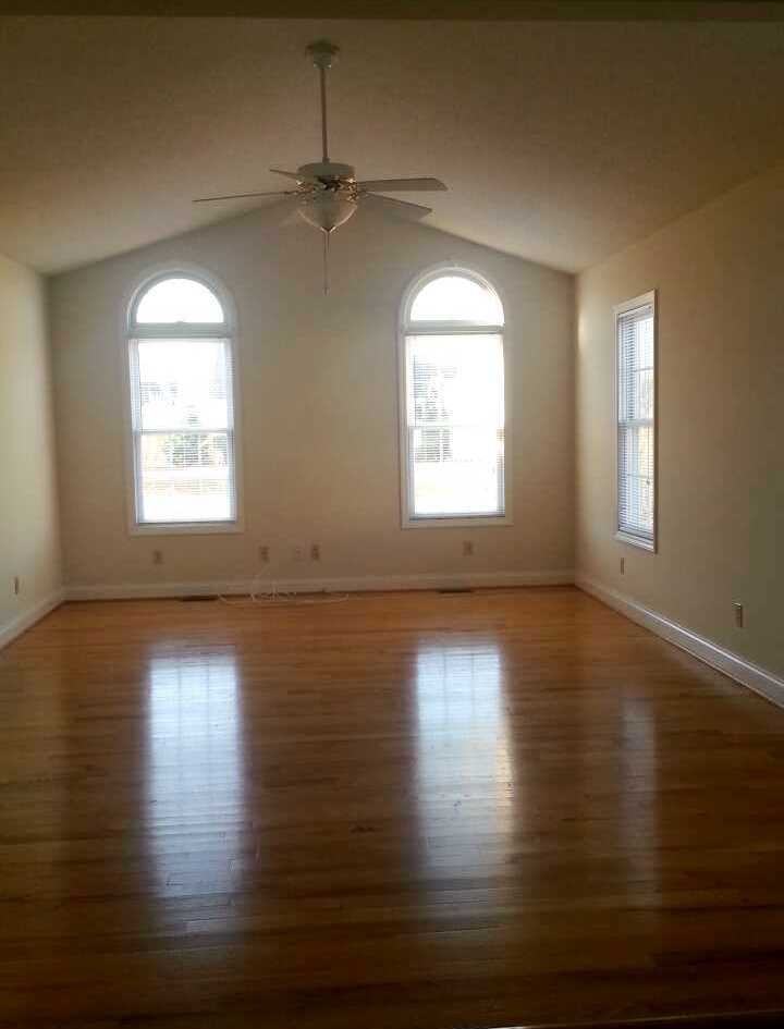 2837 Ruth Evans Dr - Photo 3 of 5