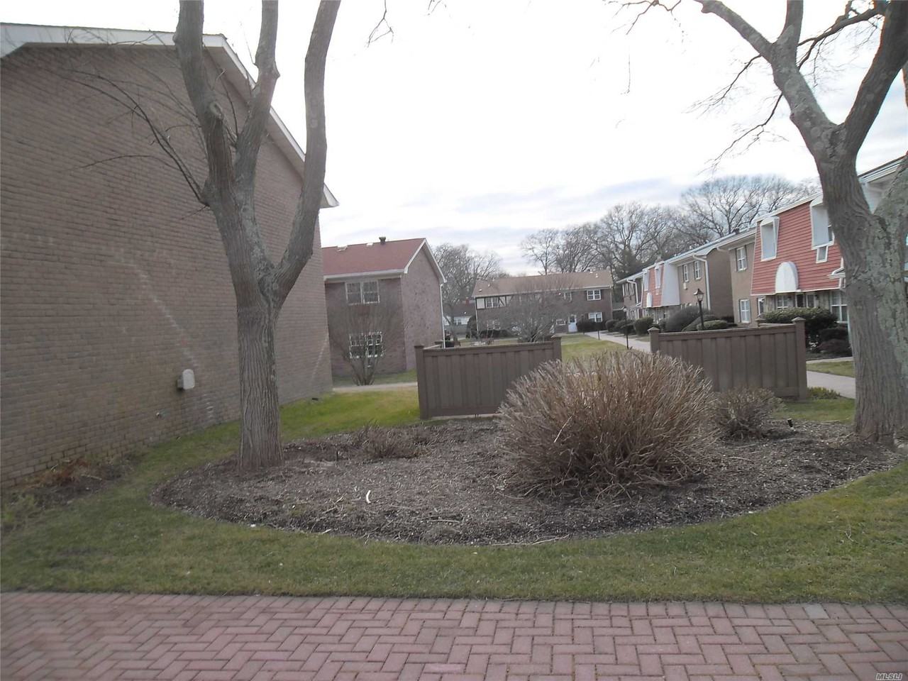 8 Springwood Dr - Photo 3 of 7