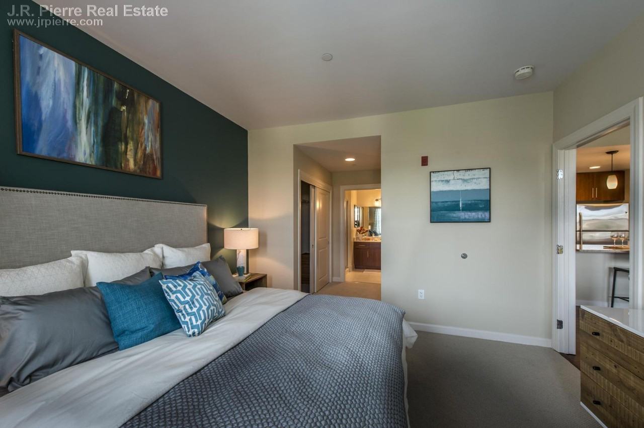 21 Overlook Ridge Dr #202 - Photo 2 of 6