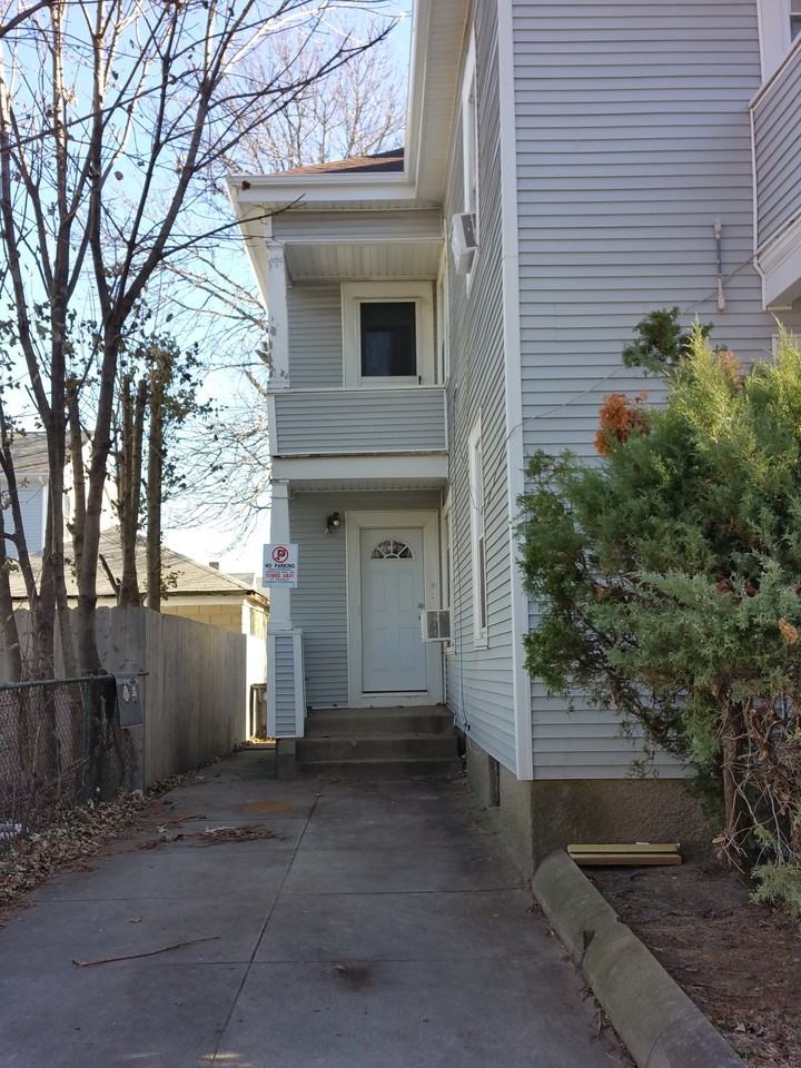 186 Carleton Street #2nd floor - Photo 2 of 13