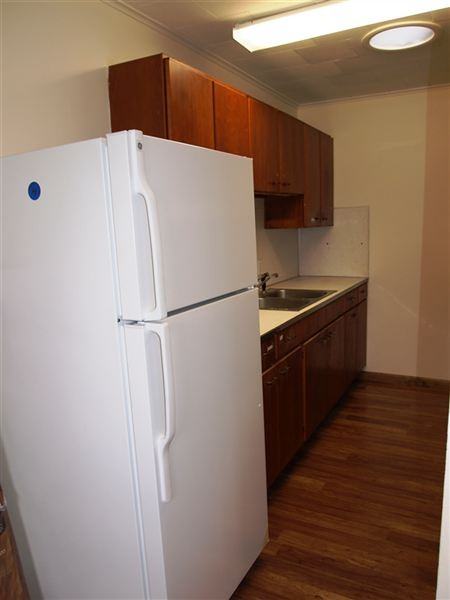 396 Hillsdale St - Photo 2 of 7