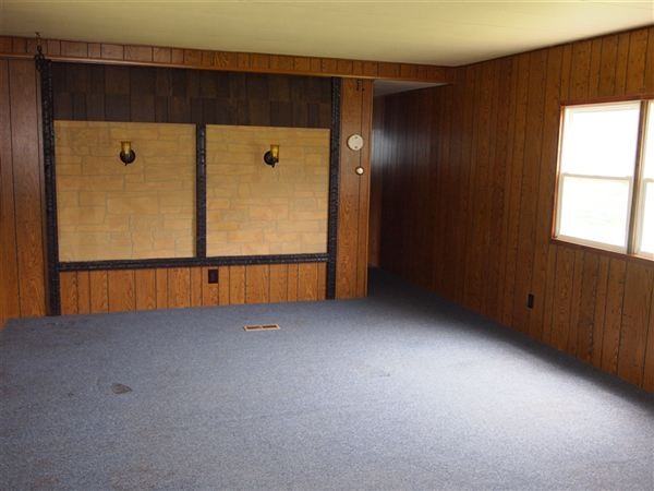 327 W Main St - Photo 3 of 5