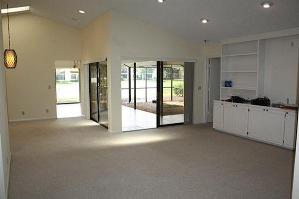 16980 Freshwind Cir - Photo 2 of 6