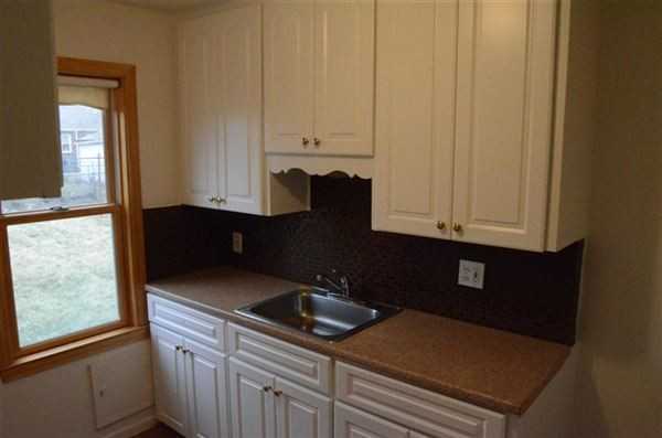 6515 Manor St - Photo 2 of 10