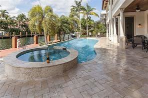 511 Royal Plaza Dr - Photo 2 of 10