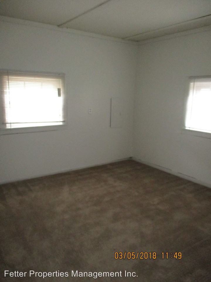 2208 Ravenswood Dr - Photo 2 of 5