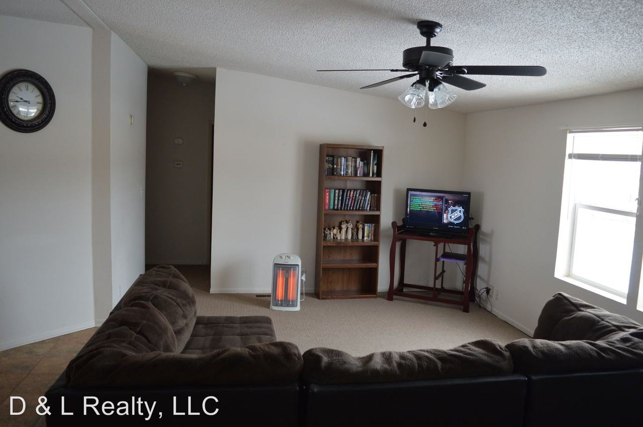 19215 Holman Rd - Photo 2 of 9