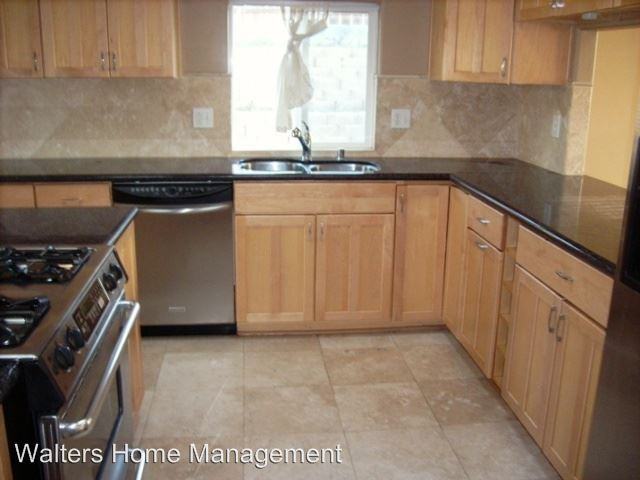 1597 Honeysuckle Ln - Photo 3 of 4