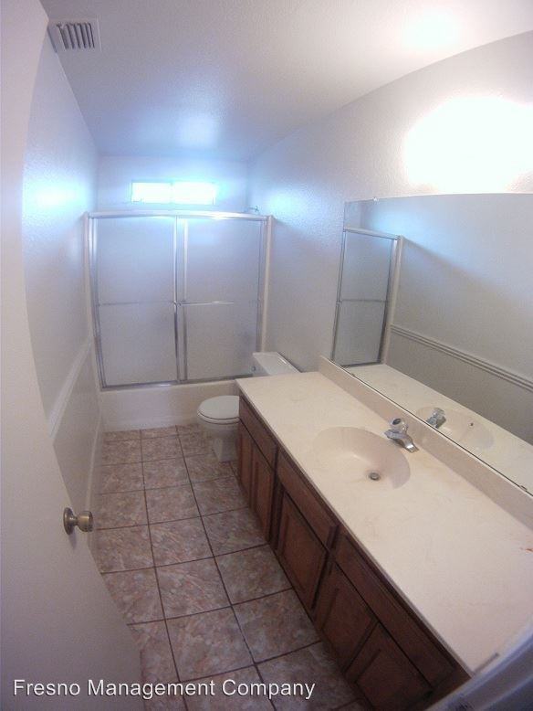 4295 N Ellendale Ave - Photo 3 of 5