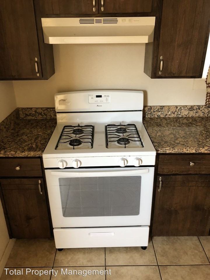 115 NW 5th Ave - Photo 3 of 13