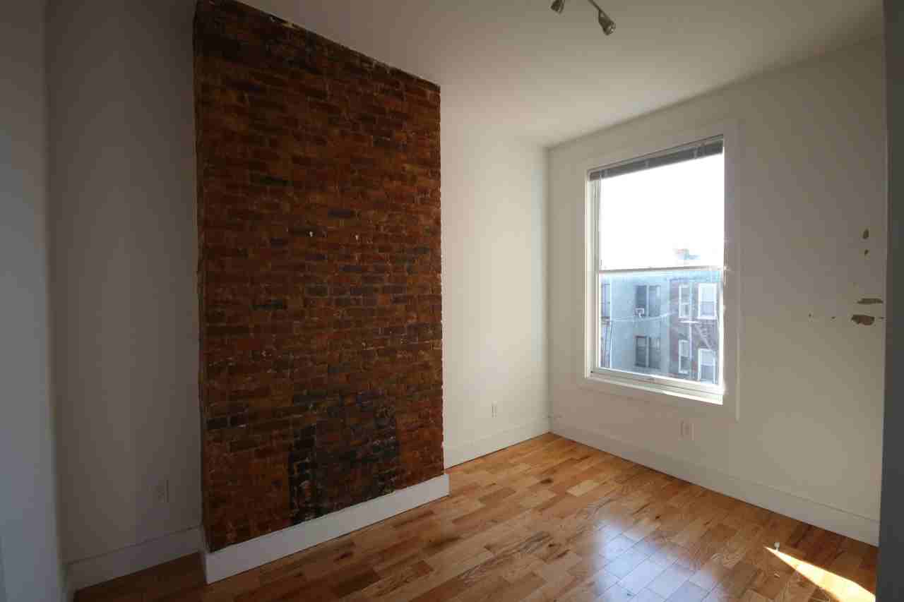 215 North Henry Street #33TU