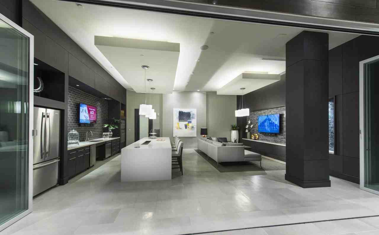 Hanover West Peachtree - Photo 3 of 33