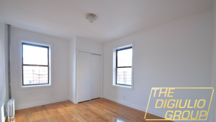 Tiebout Ave & E 181st St #c33