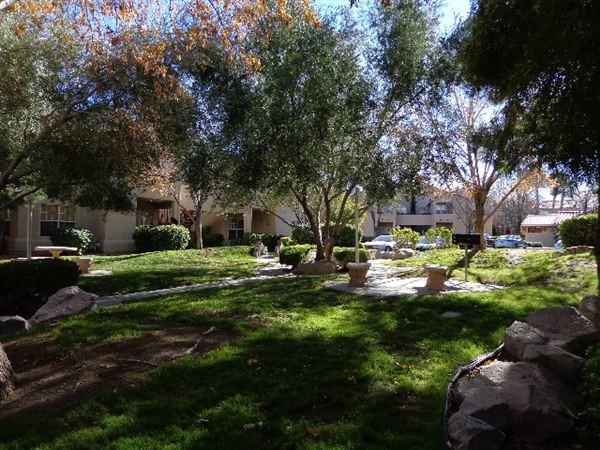 Arrowhead Condos 613 - $849 - 2Bed - Photo 2 of 9