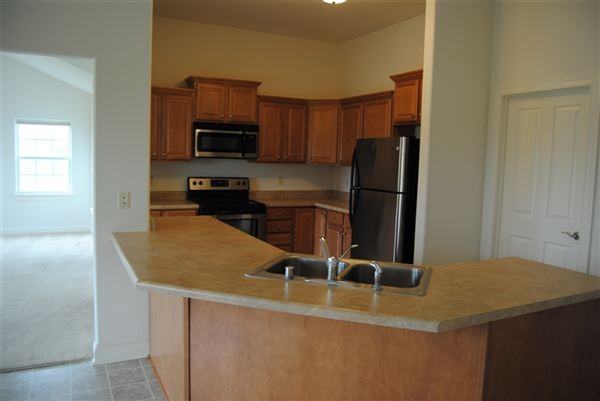 Arbor Pointe Condos Apartments 1729 Woodland Way, Slinger, WI 53086