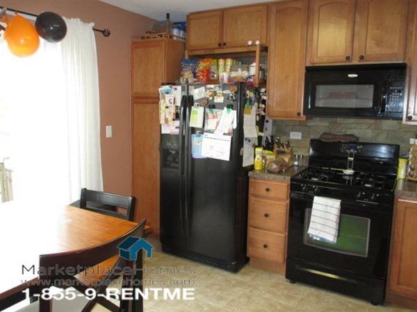 1257 Driftwood Ln - Photo 3 of 12