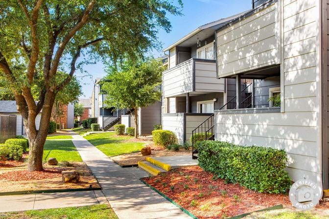 Avenida Crossing - Photo 3 of 12