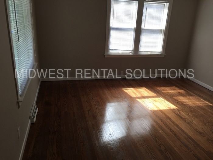 424 Liverpool Rd - Photo 2 of 15