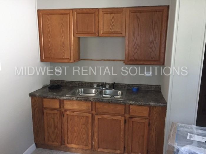 424 Liverpool Rd - Photo 3 of 15
