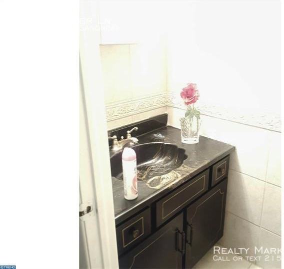 636 Killdeer Ln - Photo 3 of 13