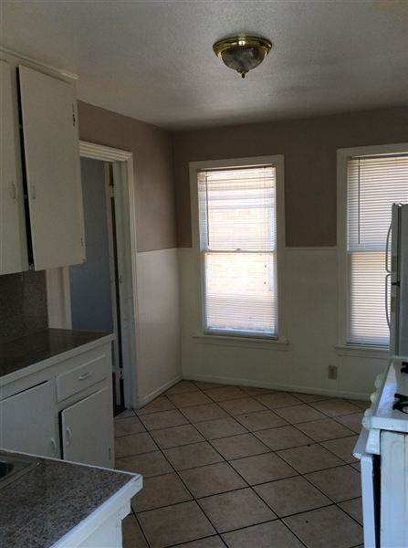 508 W Oakwood St - Photo 2 of 7