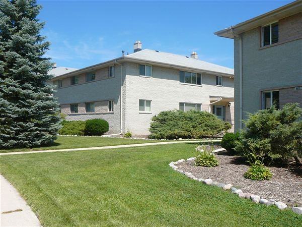 Hoyt Apartments LLC - Photo 2 of 5