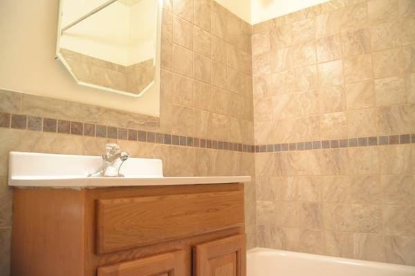 Hoyt Apartments LLC - Photo 3 of 5