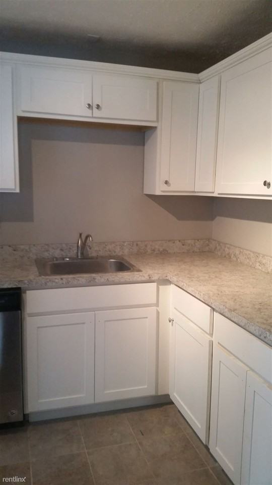 3908 Woburn Ave - Photo 2 of 10