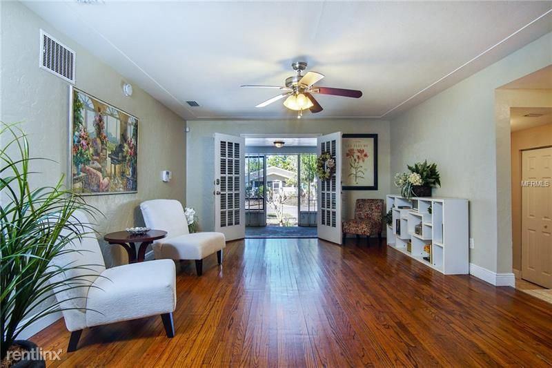 1134 21st Ave N - Photo 3 of 18