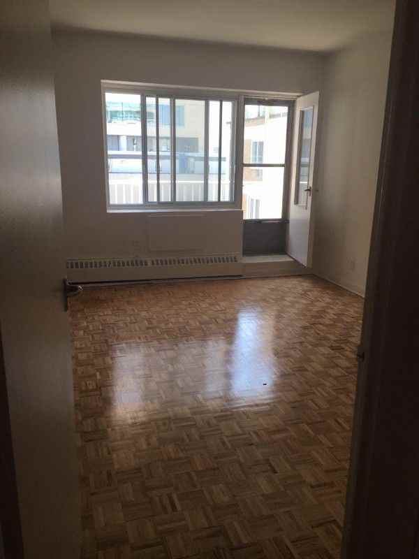 3250 Avenue Ellendale - Photo 2 of 6