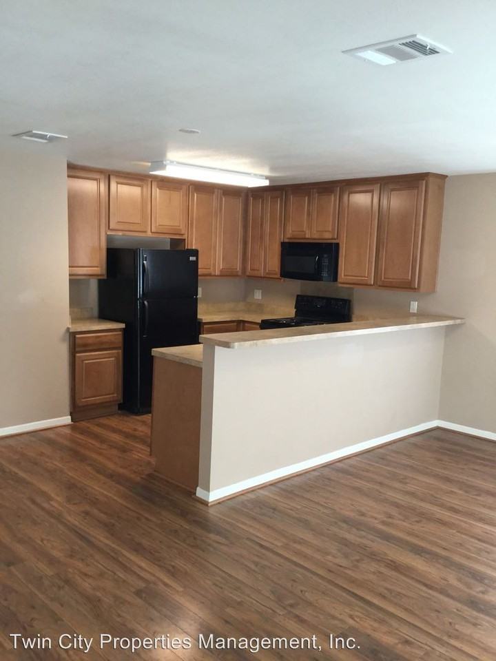 1803 S College Ave - Photo 3 of 13