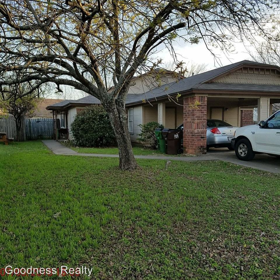 403 Country Aire Dr - Photo 2 of 2