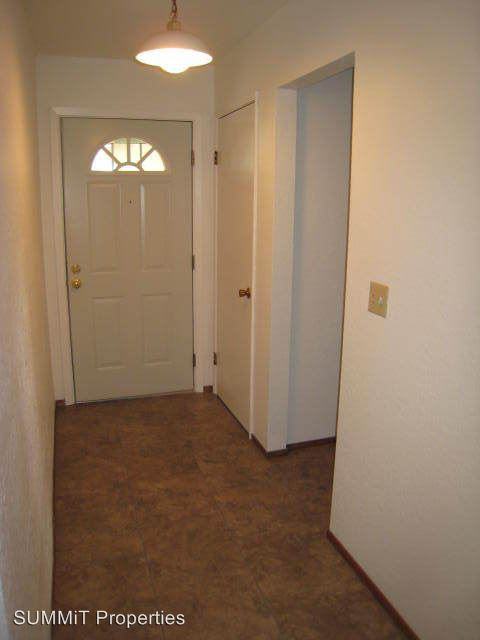 107 Novato Drive - Photo 2 of 11