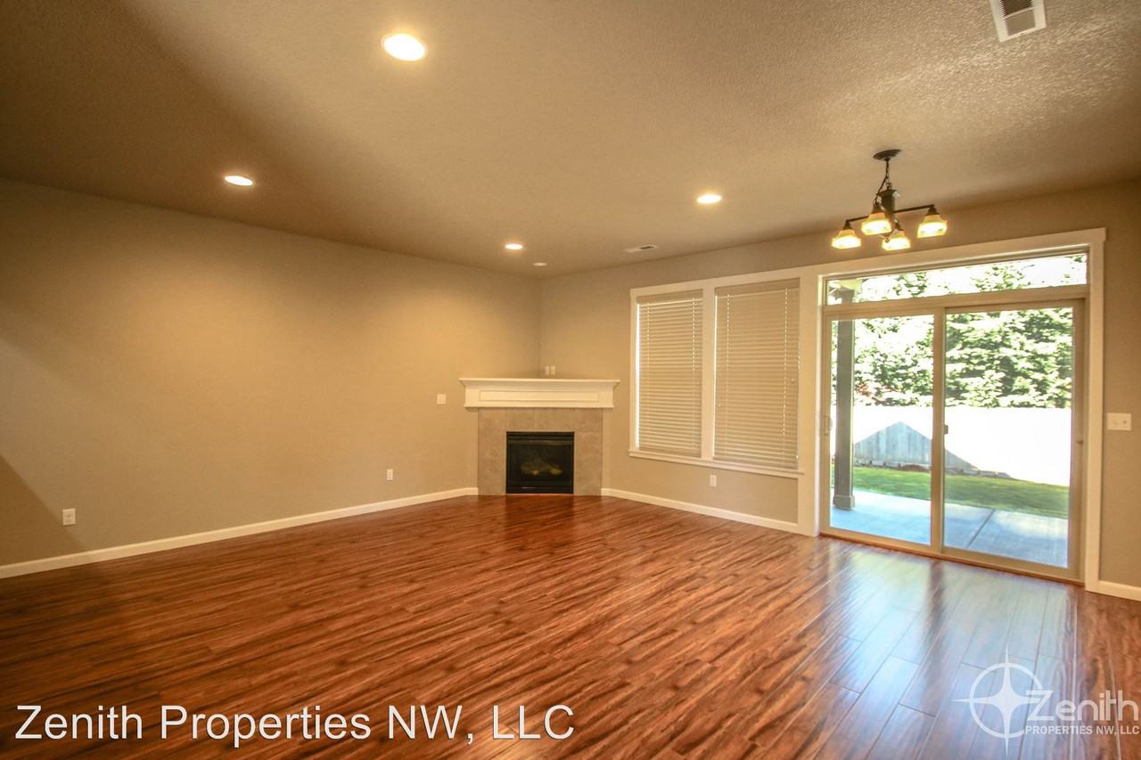 3618 NW 122nd St - Photo 2 of 26