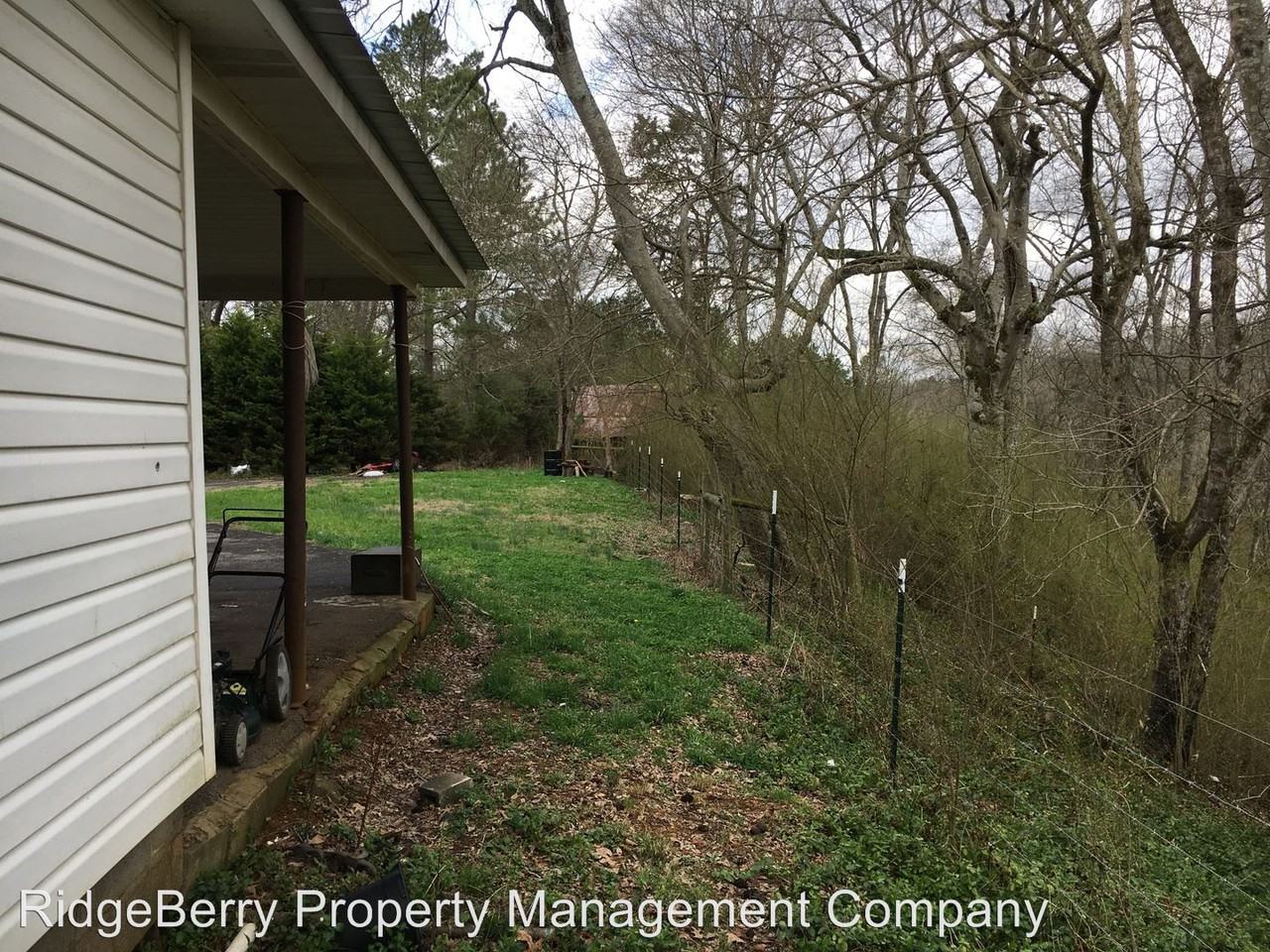 141 Abrams Rd SE - Photo 3 of 28