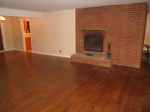 23454 25th Ave S - Photo 2 of 8