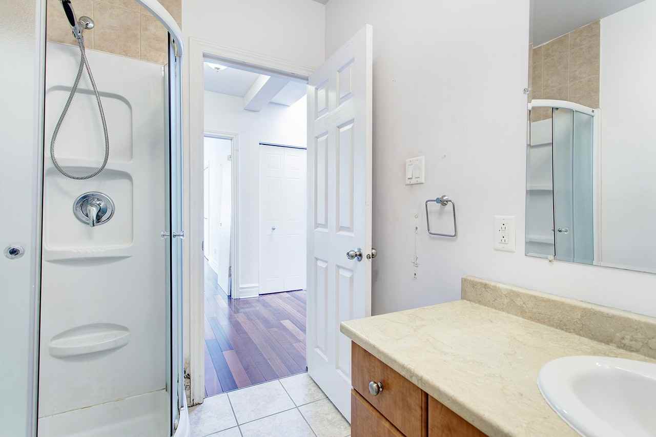 169 Rue Sherbrooke Est #C - Photo 6 of 28