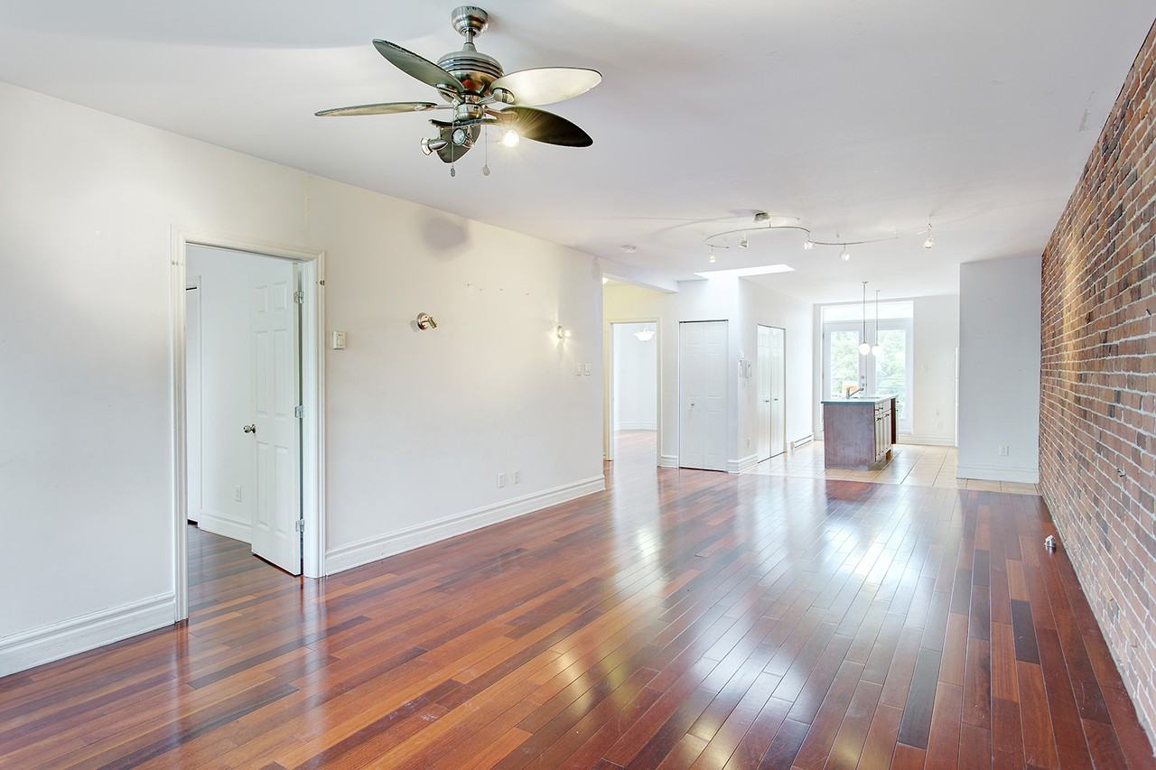 169 Rue Sherbrooke Est #C - Photo 2 of 28