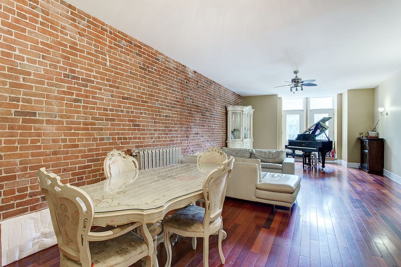 169 Rue Sherbrooke Est A, Montréal, QC H2X 1C7 3 Bedroom Apartment