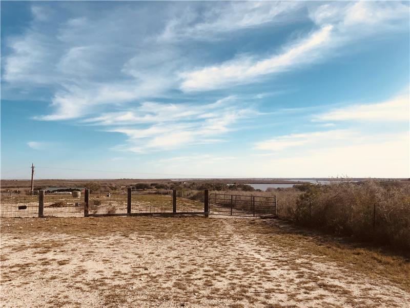 949 Carmel Dr - Photo 2 of 35