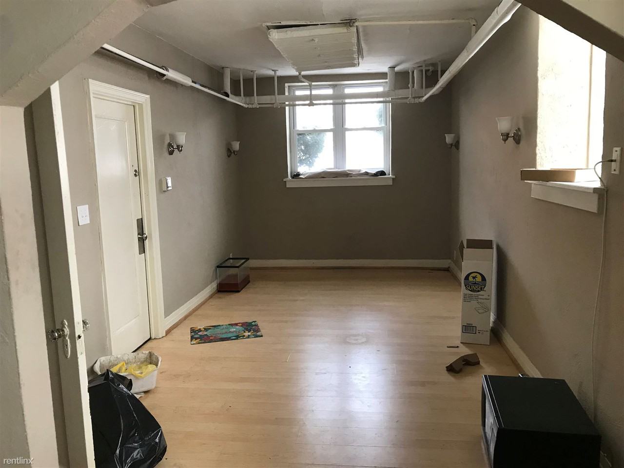 Morris Manor - Photo 3 of 16